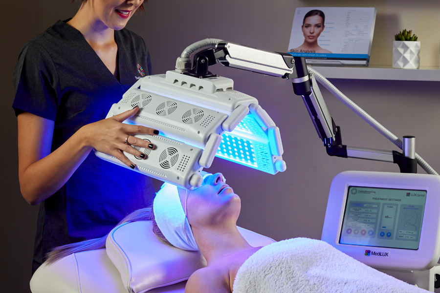 Does Blue Light Therapy Work for Acne? Melbourne Clinic + At-Home Guide