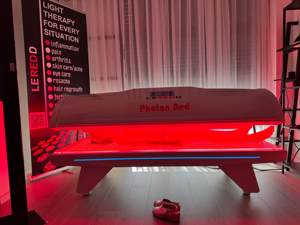 LEREDD LED Light Therapy Photon Bed on a white background